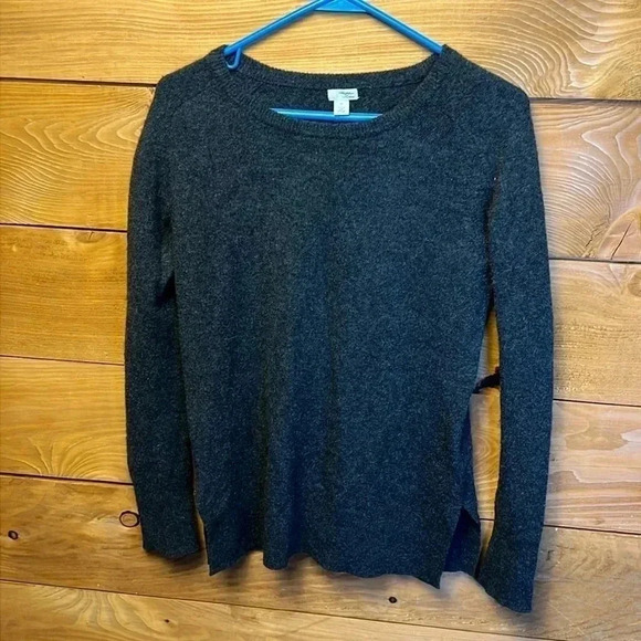 HALOGEN women’s  GRAY‎ CASHMERE SWEATER Md warm soft luxury party winter party - Picture 1 of 5